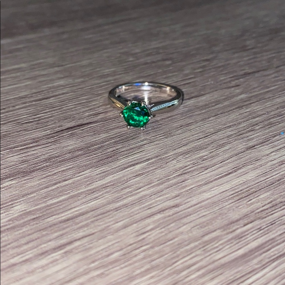 Emerald Green Solitaire Silver Ring - image 6